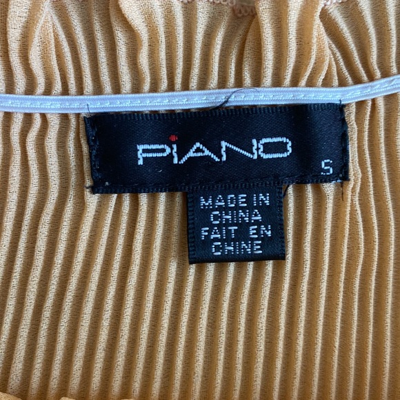 Beige Stretchy Tan Top With Belt Size Small - Picture 6 of 8